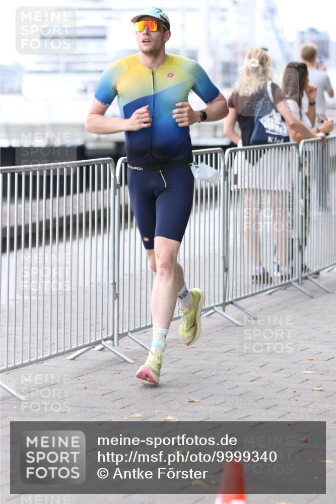 16.08.2026 - KN Förde Triathlon 2026 Antke Förster http://msf.ph/oto/9999340 16.08.2026 13:44:39 Laufen  meine-sportfotos.de