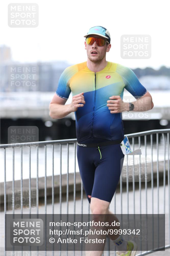 16.08.2026 - KN Förde Triathlon 2026 Antke Förster http://msf.ph/oto/9999342 16.08.2026 13:44:40 Laufen  meine-sportfotos.de