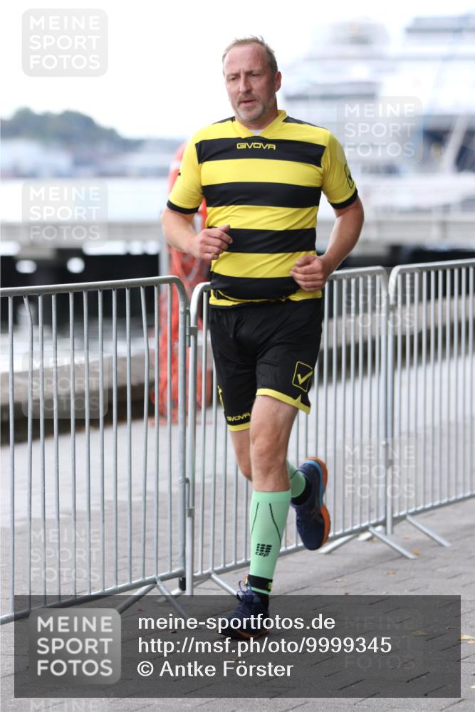 16.08.2026 - KN Förde Triathlon 2026 Antke Förster http://msf.ph/oto/9999345 16.08.2026 13:44:42 Laufen  meine-sportfotos.de