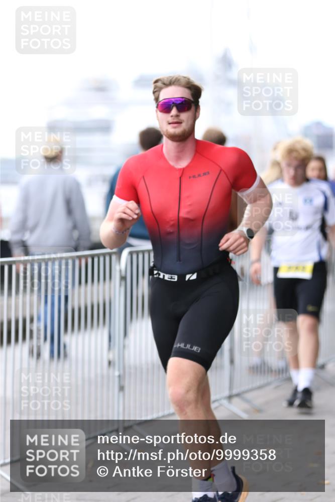 16.08.2026 - KN Förde Triathlon 2026 Antke Förster http://msf.ph/oto/9999358 16.08.2026 13:44:56 Laufen  meine-sportfotos.de