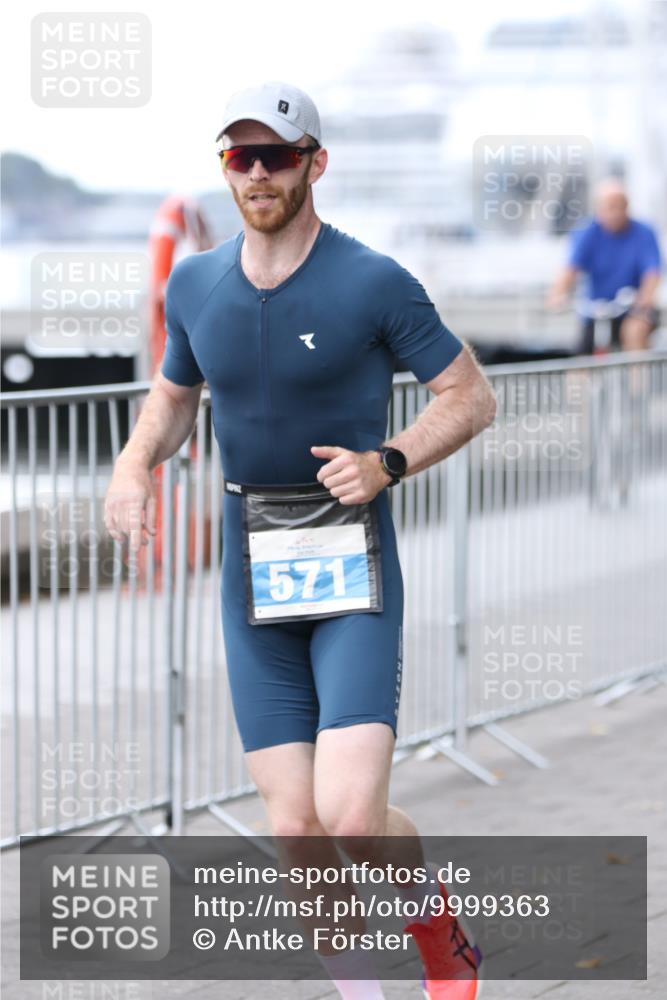 16.08.2026 - KN Förde Triathlon 2026 Antke Förster http://msf.ph/oto/9999363 16.08.2026 13:45:01 Laufen  meine-sportfotos.de