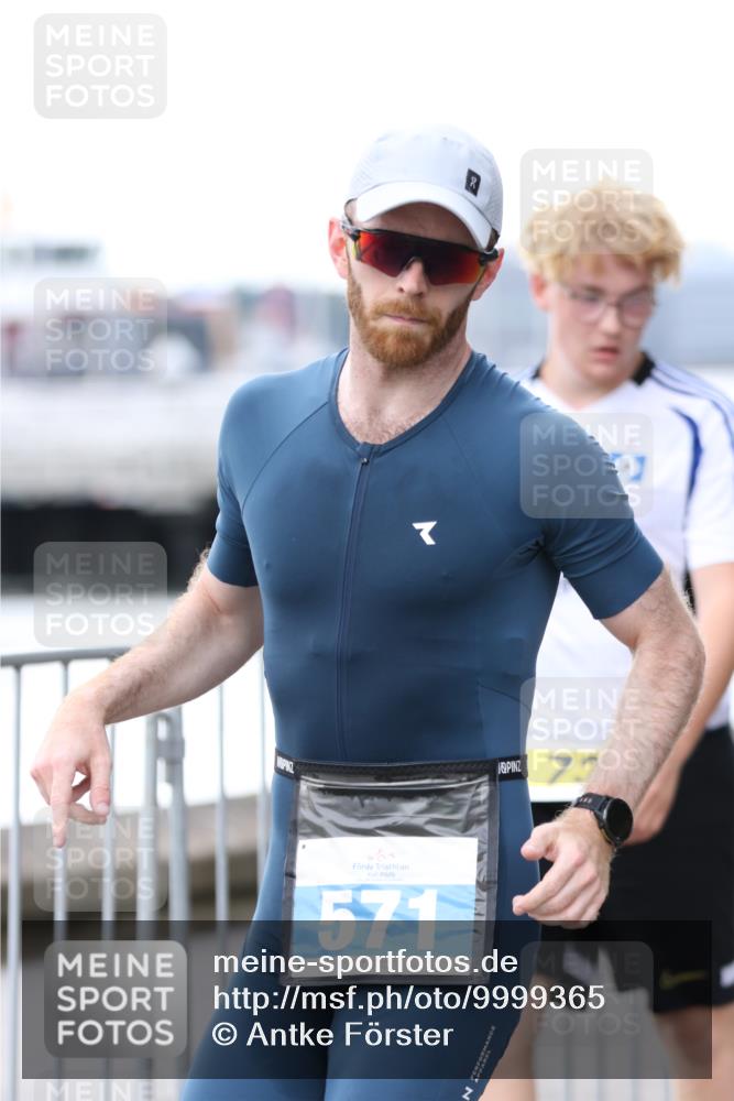 16.08.2026 - KN Förde Triathlon 2026 Antke Förster http://msf.ph/oto/9999365 16.08.2026 13:45:02 Laufen  meine-sportfotos.de