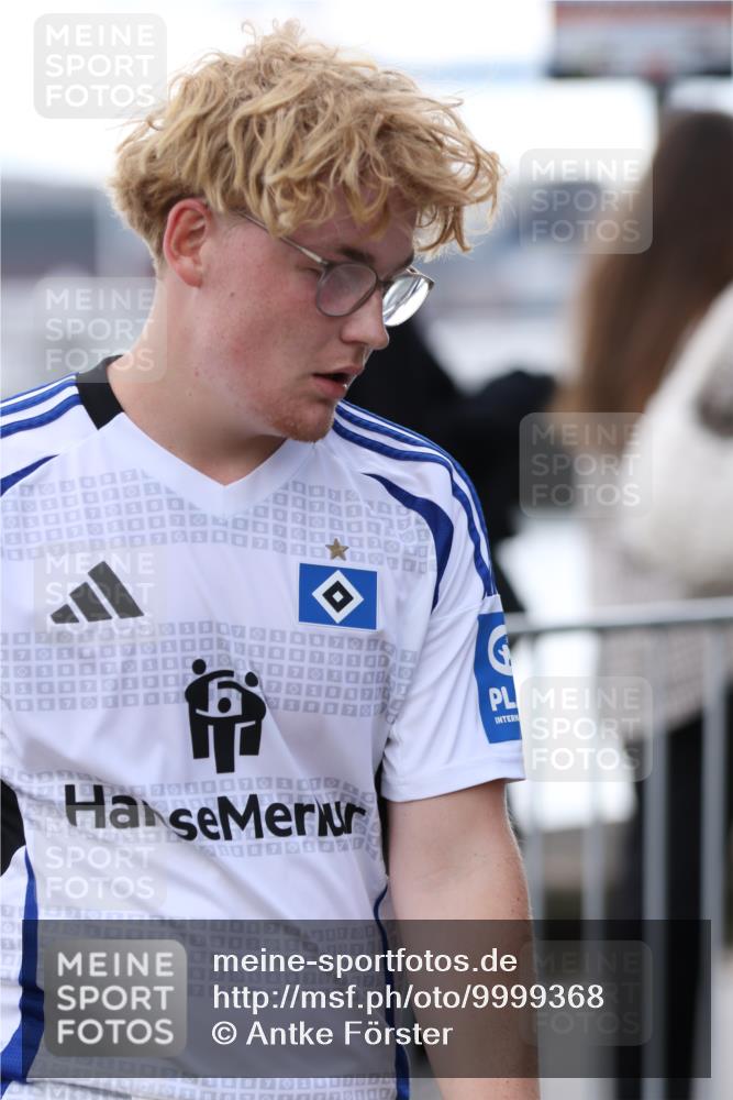 16.08.2026 - KN Förde Triathlon 2026 Antke Förster http://msf.ph/oto/9999368 16.08.2026 13:45:05 Laufen  meine-sportfotos.de