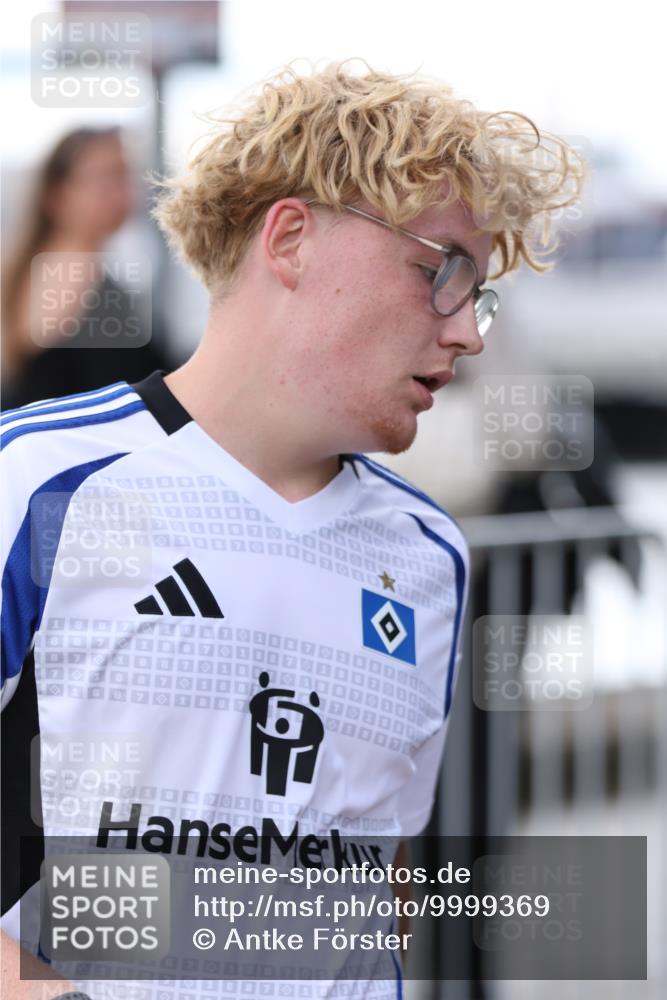 16.08.2026 - KN Förde Triathlon 2026 Antke Förster http://msf.ph/oto/9999369 16.08.2026 13:45:06 Laufen  meine-sportfotos.de