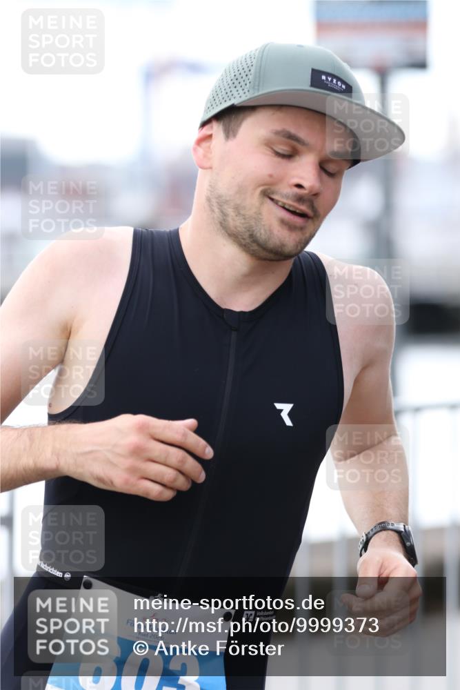 16.08.2026 - KN Förde Triathlon 2026 Antke Förster http://msf.ph/oto/9999373 16.08.2026 13:45:09 Laufen  meine-sportfotos.de