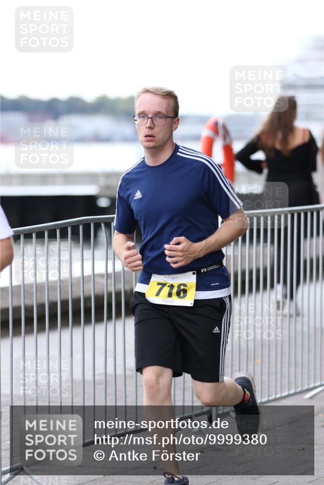 16.08.2026 - KN Förde Triathlon 2026 Antke Förster http://msf.ph/oto/9999380 16.08.2026 13:45:17 Laufen  meine-sportfotos.de