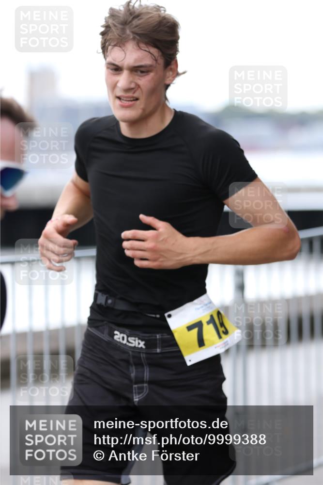 16.08.2026 - KN Förde Triathlon 2026 Antke Förster http://msf.ph/oto/9999388 16.08.2026 13:45:32 Laufen  meine-sportfotos.de