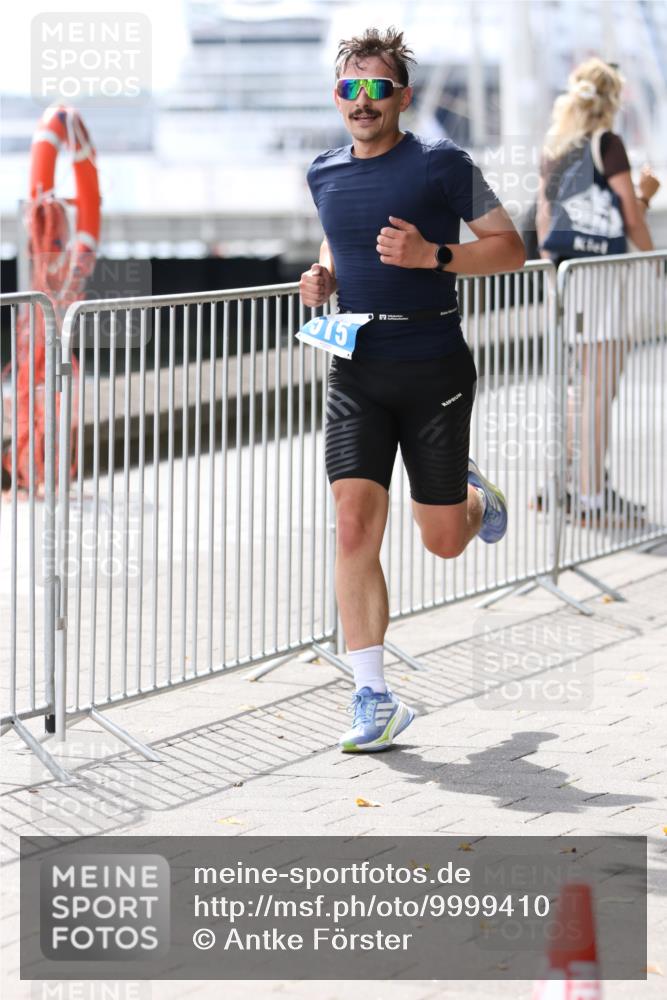 16.08.2026 - KN Förde Triathlon 2026 Antke Förster http://msf.ph/oto/9999410 16.08.2026 13:45:55 Laufen  meine-sportfotos.de