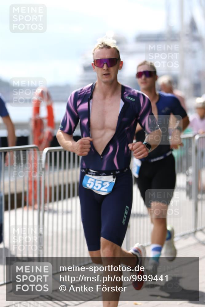 16.08.2026 - KN Förde Triathlon 2026 Antke Förster http://msf.ph/oto/9999441 16.08.2026 13:46:36 Laufen  meine-sportfotos.de