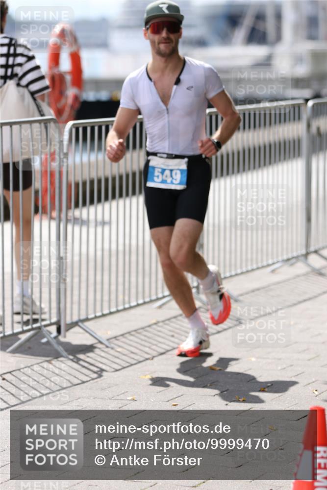 16.08.2026 - KN Förde Triathlon 2026 Antke Förster http://msf.ph/oto/9999470 16.08.2026 13:47:28 Laufen  meine-sportfotos.de