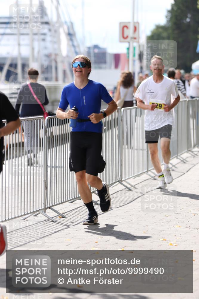16.08.2026 - KN Förde Triathlon 2026 Antke Förster http://msf.ph/oto/9999490 16.08.2026 13:47:47 Laufen  meine-sportfotos.de