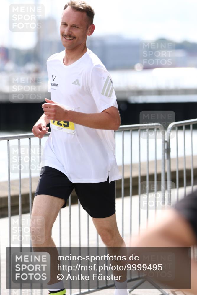 16.08.2026 - KN Förde Triathlon 2026 Antke Förster http://msf.ph/oto/9999495 16.08.2026 13:47:52 Laufen  meine-sportfotos.de