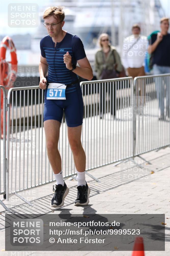 16.08.2026 - KN Förde Triathlon 2026 Antke Förster http://msf.ph/oto/9999523 16.08.2026 13:48:34 Laufen  meine-sportfotos.de