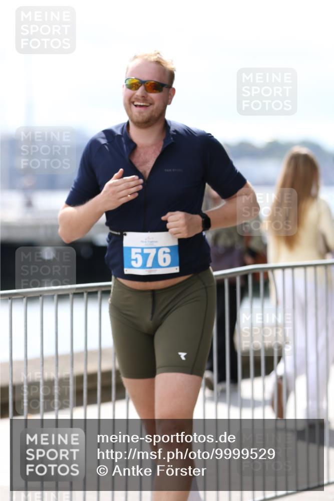 16.08.2026 - KN Förde Triathlon 2026 Antke Förster http://msf.ph/oto/9999529 16.08.2026 13:48:44 Laufen  meine-sportfotos.de