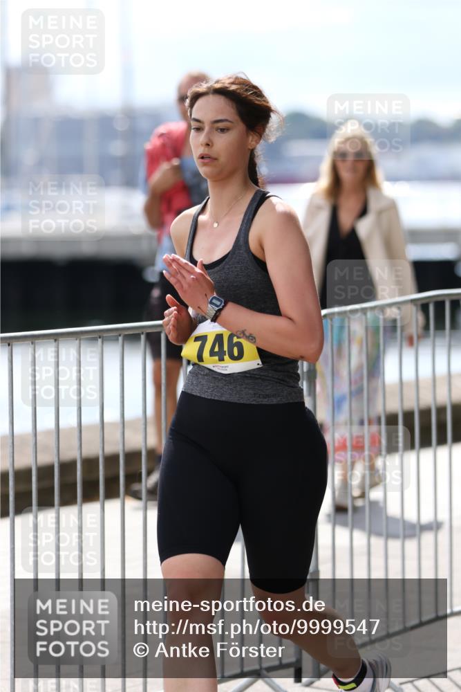 16.08.2026 - KN Förde Triathlon 2026 Antke Förster http://msf.ph/oto/9999547 16.08.2026 13:49:01 Laufen  meine-sportfotos.de