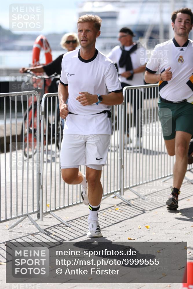 16.08.2026 - KN Förde Triathlon 2026 Antke Förster http://msf.ph/oto/9999555 16.08.2026 13:49:12 Laufen  meine-sportfotos.de