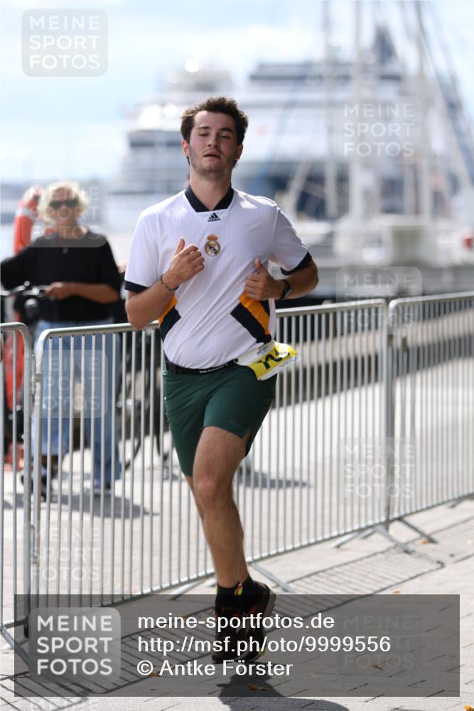 16.08.2026 - KN Förde Triathlon 2026 Antke Förster http://msf.ph/oto/9999556 16.08.2026 13:49:12 Laufen  meine-sportfotos.de