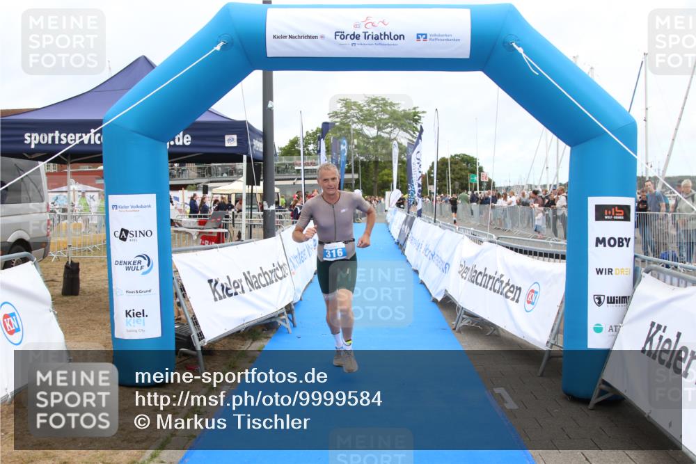 16.08.2026 - KN Förde Triathlon 2026 Markus Tischler http://msf.ph/oto/9999584 16.08.2026 12:13:41 Ziel 316, 316 meine-sportfotos.de