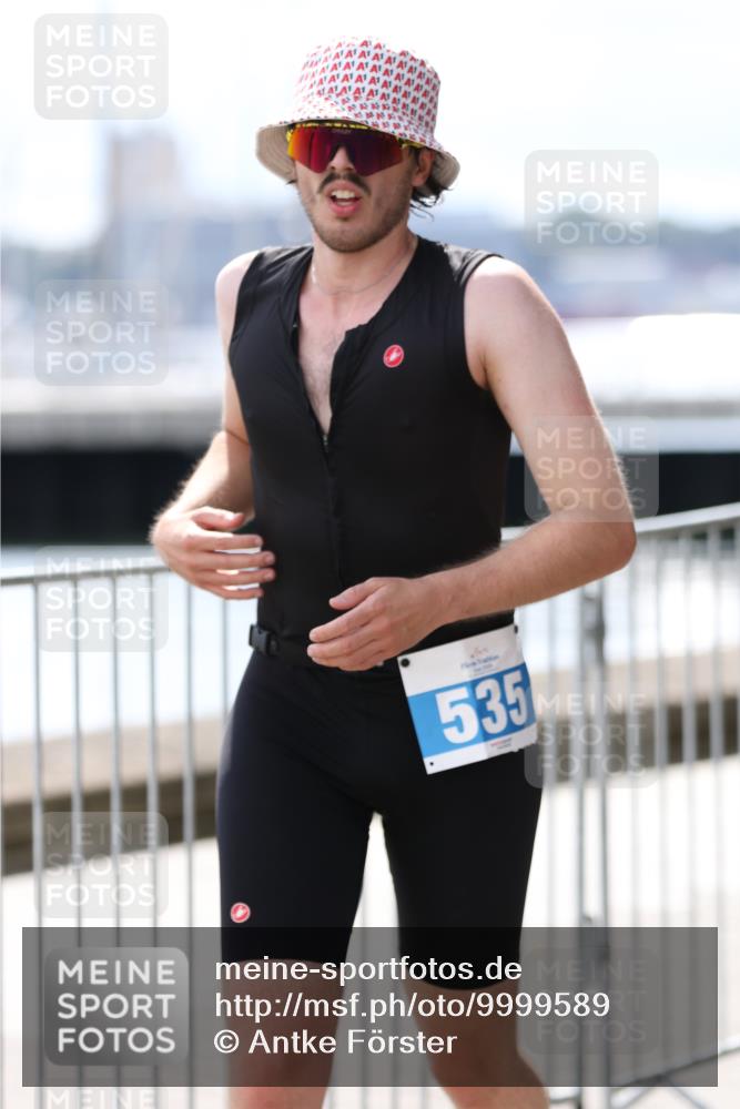 16.08.2026 - KN Förde Triathlon 2026 Antke Förster http://msf.ph/oto/9999589 16.08.2026 13:49:50 Laufen  meine-sportfotos.de