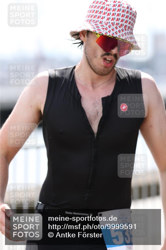 16.08.2026 - KN Förde Triathlon 2026 Antke Förster http://msf.ph/oto/9999591 16.08.2026 13:49:51 Laufen  meine-sportfotos.de