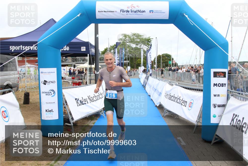 16.08.2026 - KN Förde Triathlon 2026 Markus Tischler http://msf.ph/oto/9999603 16.08.2026 12:13:41 Ziel 316, 316 meine-sportfotos.de