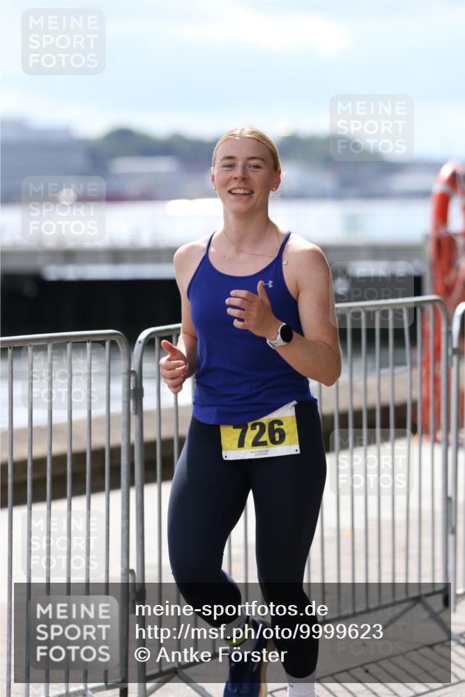 16.08.2026 - KN Förde Triathlon 2026 Antke Förster http://msf.ph/oto/9999623 16.08.2026 13:50:32 Laufen  meine-sportfotos.de