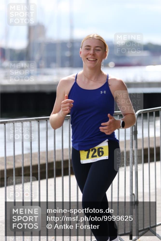 16.08.2026 - KN Förde Triathlon 2026 Antke Förster http://msf.ph/oto/9999625 16.08.2026 13:50:32 Laufen  meine-sportfotos.de
