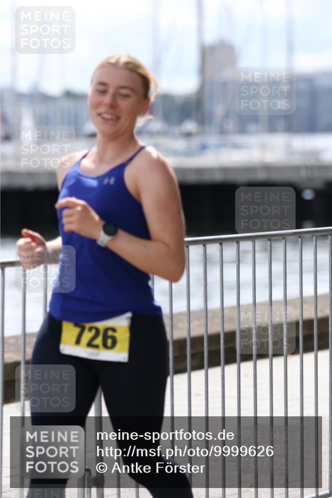 16.08.2026 - KN Förde Triathlon 2026 Antke Förster http://msf.ph/oto/9999626 16.08.2026 13:50:33 Laufen  meine-sportfotos.de
