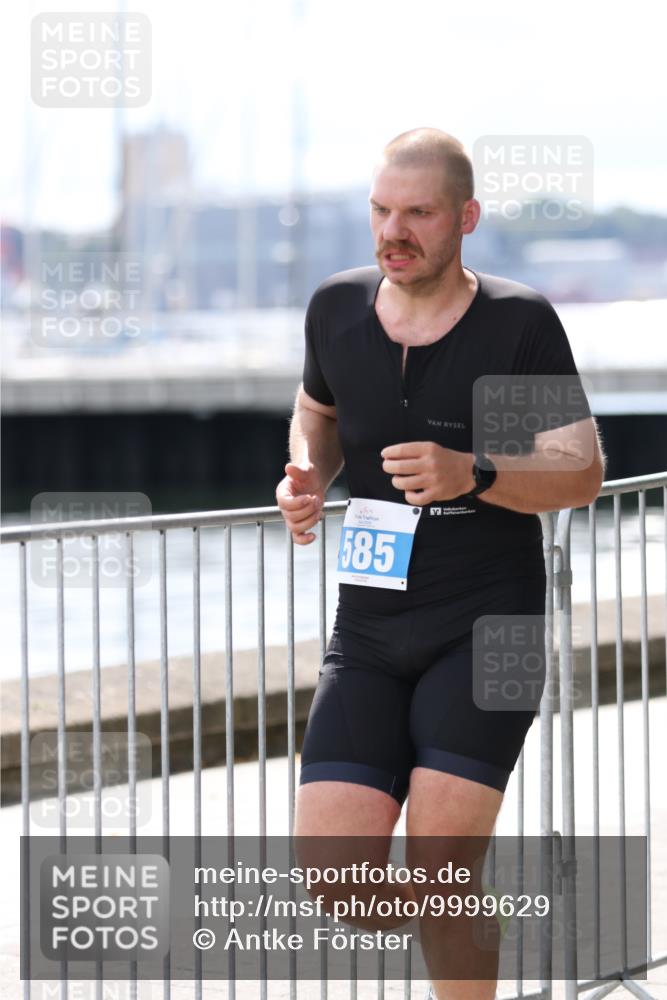 16.08.2026 - KN Förde Triathlon 2026 Antke Förster http://msf.ph/oto/9999629 16.08.2026 13:50:35 Laufen  meine-sportfotos.de