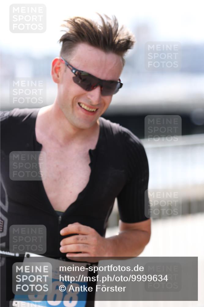16.08.2026 - KN Förde Triathlon 2026 Antke Förster http://msf.ph/oto/9999634 16.08.2026 13:50:37 Laufen  meine-sportfotos.de