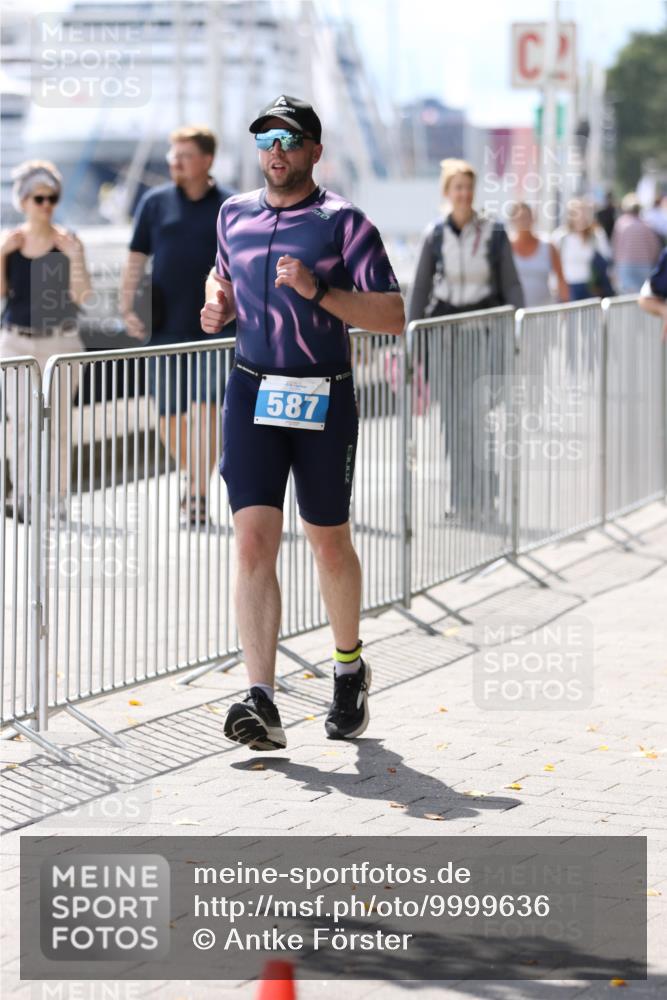 16.08.2026 - KN Förde Triathlon 2026 Antke Förster http://msf.ph/oto/9999636 16.08.2026 13:50:51 Laufen  meine-sportfotos.de