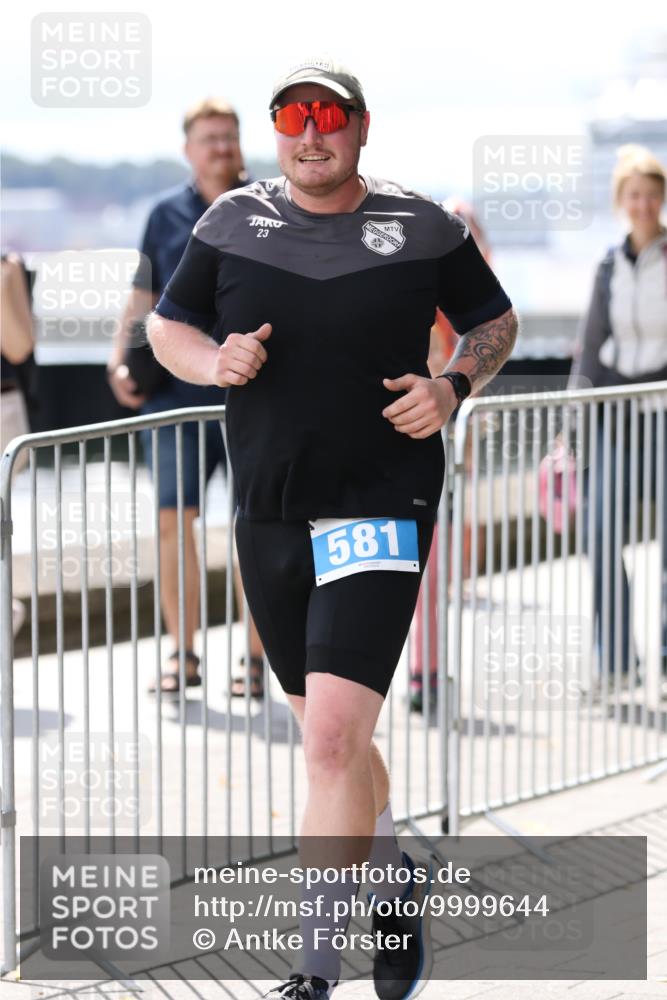 16.08.2026 - KN Förde Triathlon 2026 Antke Förster http://msf.ph/oto/9999644 16.08.2026 13:51:01 Laufen  meine-sportfotos.de