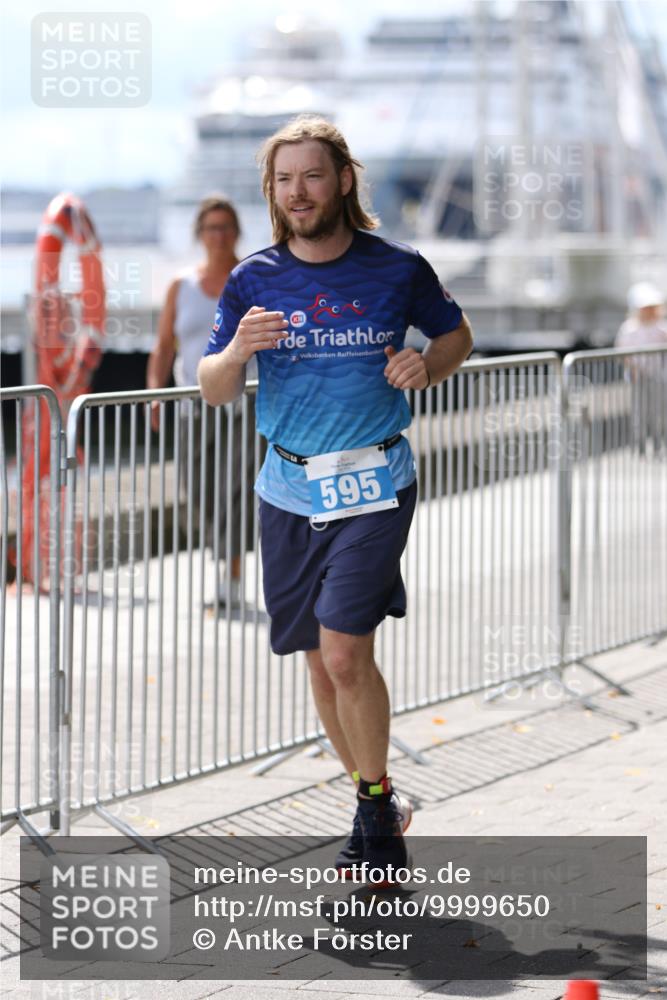 16.08.2026 - KN Förde Triathlon 2026 Antke Förster http://msf.ph/oto/9999650 16.08.2026 13:51:05 Laufen  meine-sportfotos.de