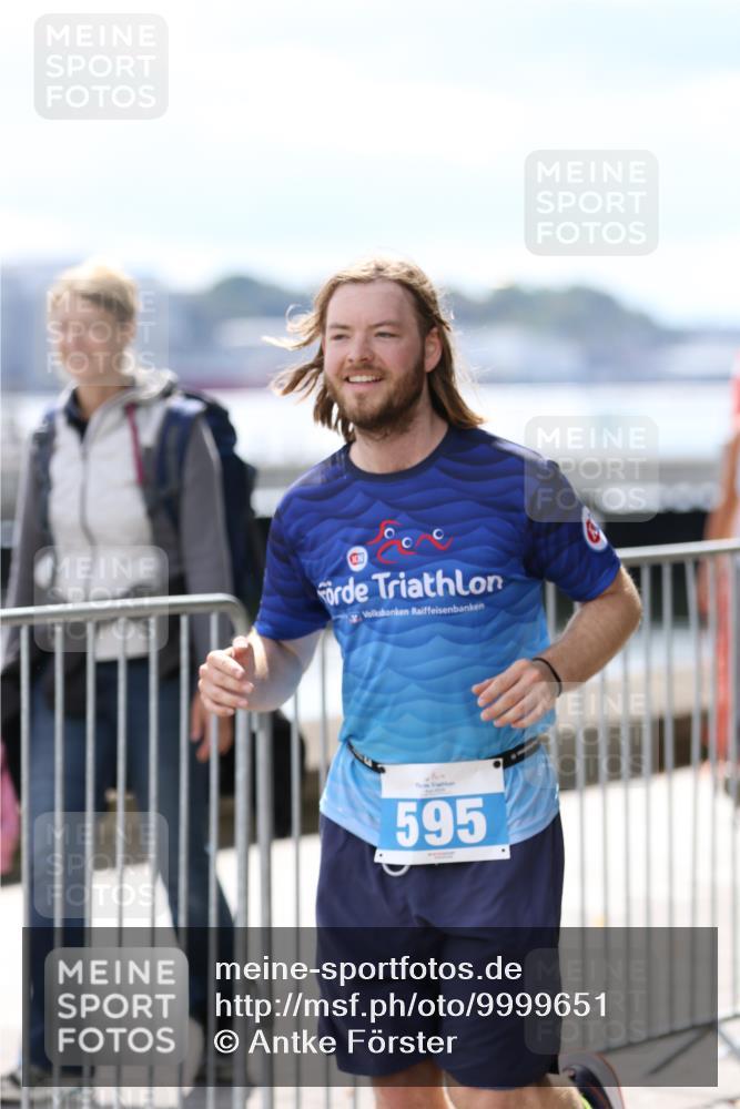 16.08.2026 - KN Förde Triathlon 2026 Antke Förster http://msf.ph/oto/9999651 16.08.2026 13:51:06 Laufen  meine-sportfotos.de