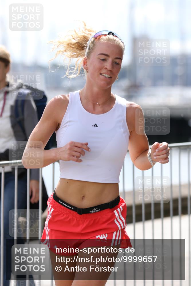 16.08.2026 - KN Förde Triathlon 2026 Antke Förster http://msf.ph/oto/9999657 16.08.2026 13:51:10 Laufen  meine-sportfotos.de