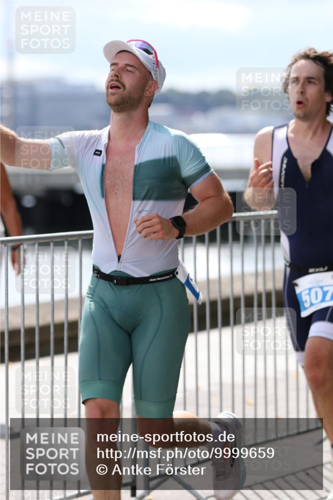 16.08.2026 - KN Förde Triathlon 2026 Antke Förster http://msf.ph/oto/9999659 16.08.2026 13:51:12 Laufen  meine-sportfotos.de