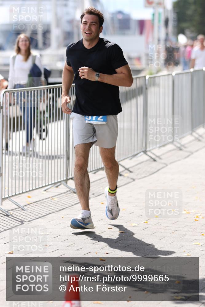 16.08.2026 - KN Förde Triathlon 2026 Antke Förster http://msf.ph/oto/9999665 16.08.2026 13:51:19 Laufen  meine-sportfotos.de