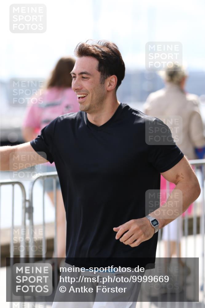16.08.2026 - KN Förde Triathlon 2026 Antke Förster http://msf.ph/oto/9999669 16.08.2026 13:51:21 Laufen  meine-sportfotos.de