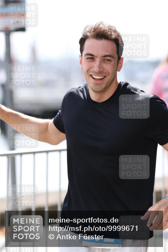 16.08.2026 - KN Förde Triathlon 2026 Antke Förster http://msf.ph/oto/9999671 16.08.2026 13:51:21 Laufen  meine-sportfotos.de