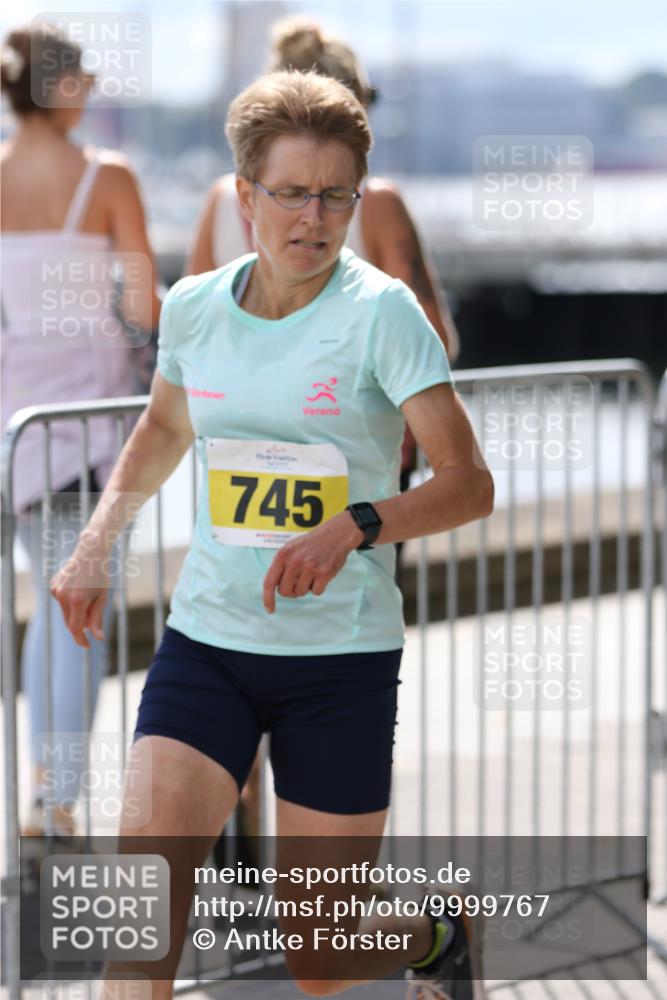 16.08.2026 - KN Förde Triathlon 2026 Antke Förster http://msf.ph/oto/9999767 16.08.2026 13:53:21 Laufen  meine-sportfotos.de