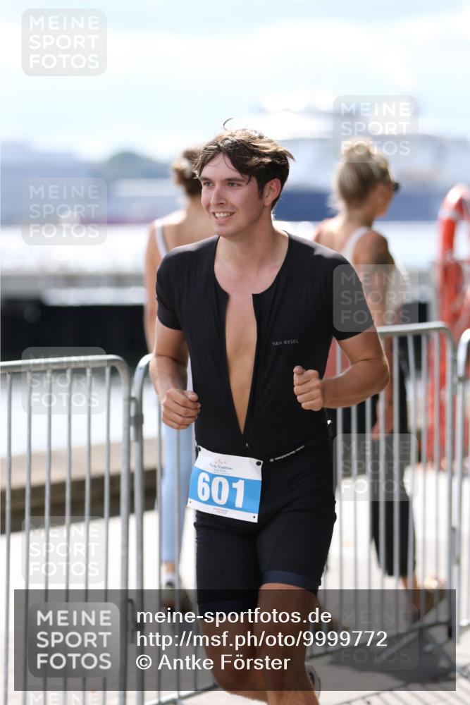 16.08.2026 - KN Förde Triathlon 2026 Antke Förster http://msf.ph/oto/9999772 16.08.2026 13:53:24 Laufen  meine-sportfotos.de