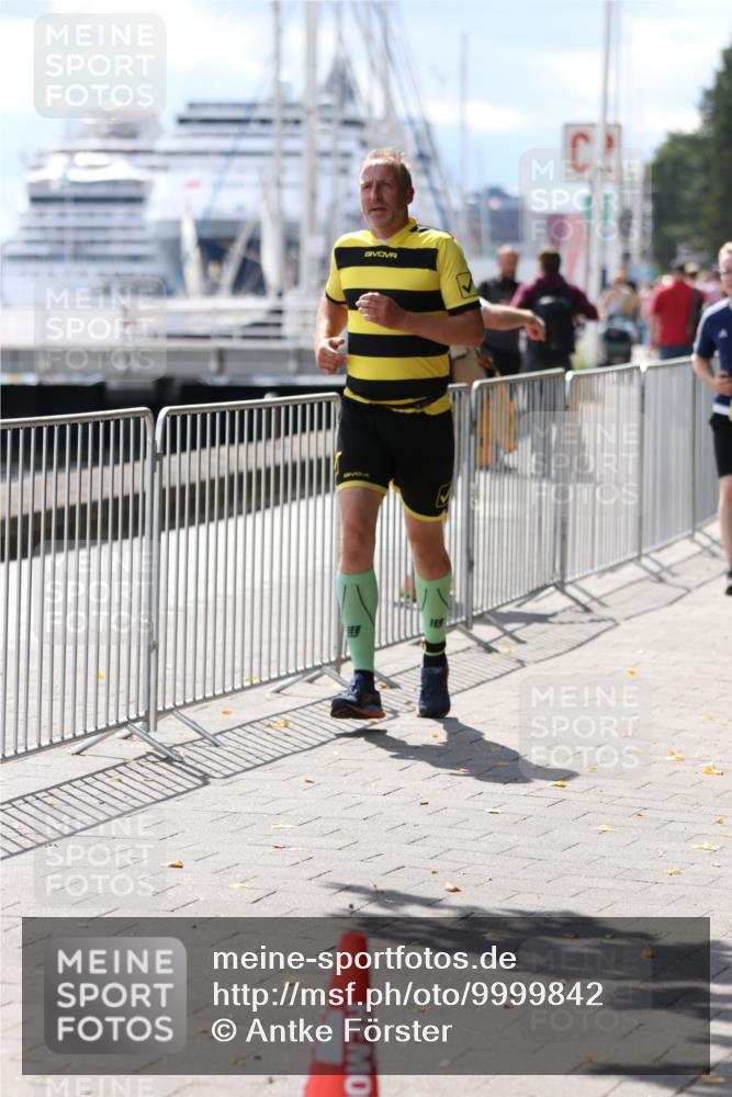 16.08.2026 - KN Förde Triathlon 2026 Antke Förster http://msf.ph/oto/9999842 16.08.2026 13:55:03 Laufen  meine-sportfotos.de