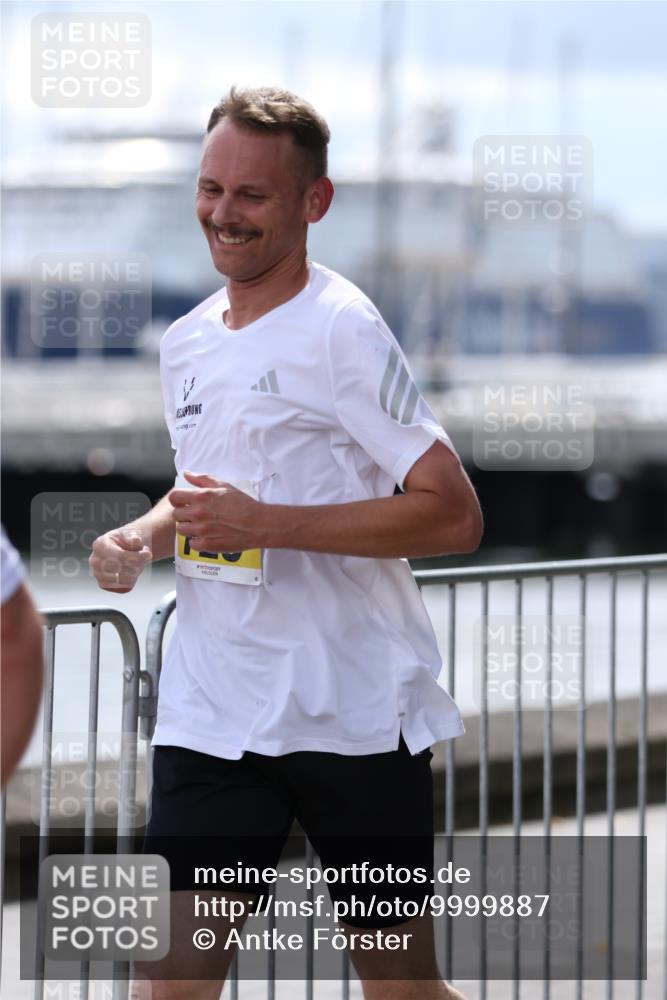 16.08.2026 - KN Förde Triathlon 2026 Antke Förster http://msf.ph/oto/9999887 16.08.2026 13:55:57 Laufen  meine-sportfotos.de