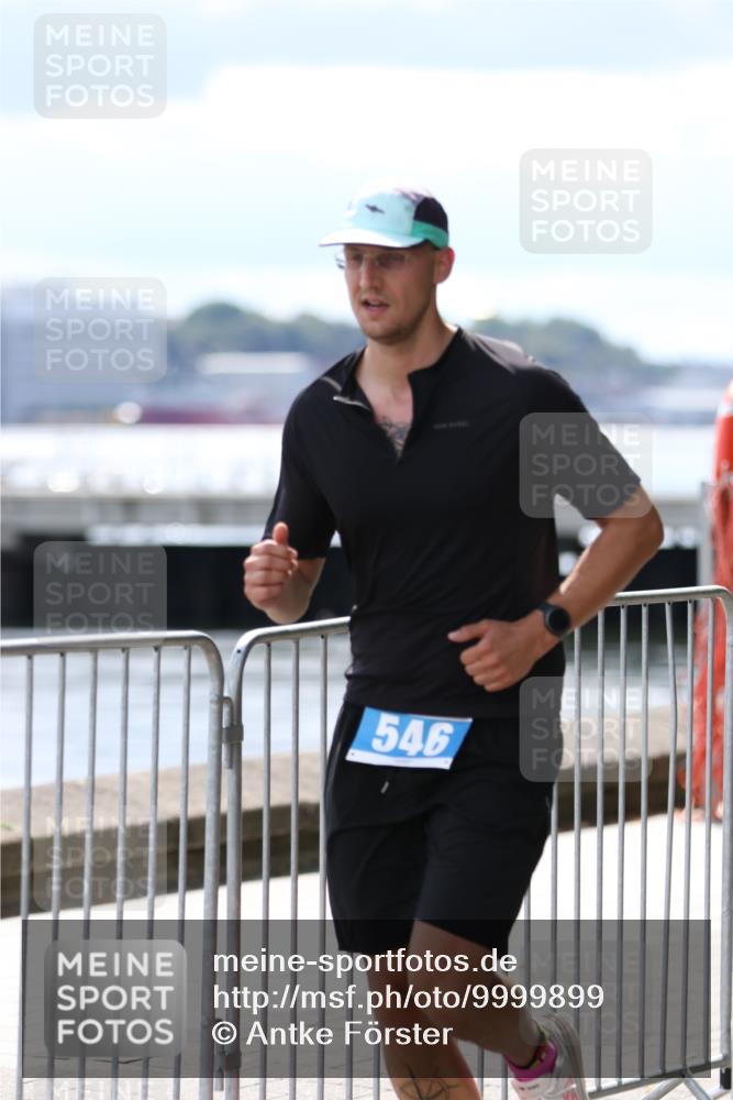 16.08.2026 - KN Förde Triathlon 2026 Antke Förster http://msf.ph/oto/9999899 16.08.2026 13:56:24 Laufen  meine-sportfotos.de