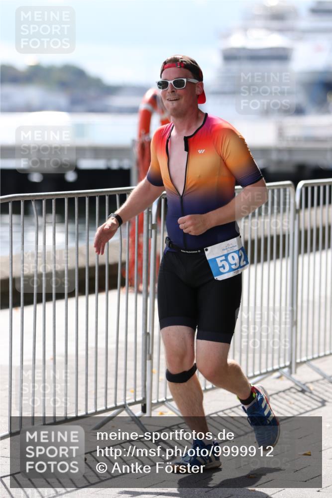 16.08.2026 - KN Förde Triathlon 2026 Antke Förster http://msf.ph/oto/9999912 16.08.2026 13:56:49 Laufen  meine-sportfotos.de