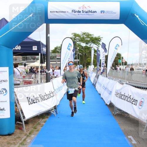 16.08.2026 - KN Förde Triathlon 2026 Markus Tischler http://msf.ph/oto/10001127 16.08.2026 12:27:52 Ziel 381, 384, 425, 381, 384, 425 meine-sportfotos.de