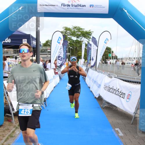 16.08.2026 - KN Förde Triathlon 2026 Markus Tischler http://msf.ph/oto/10001163 16.08.2026 12:27:53 Ziel 381, 384, 425, 381, 384, 425 meine-sportfotos.de