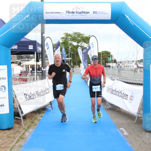 16.08.2026 - KN Förde Triathlon 2026 Markus Tischler http://msf.ph/oto/10001587 16.08.2026 12:36:04 Ziel 428, 801, 428, 801 meine-sportfotos.de