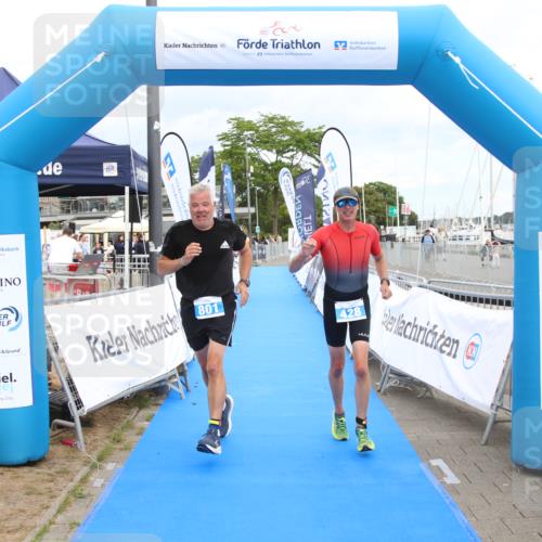 16.08.2026 - KN Förde Triathlon 2026 Markus Tischler http://msf.ph/oto/10001588 16.08.2026 12:36:04 Ziel 428, 801, 428, 801 meine-sportfotos.de