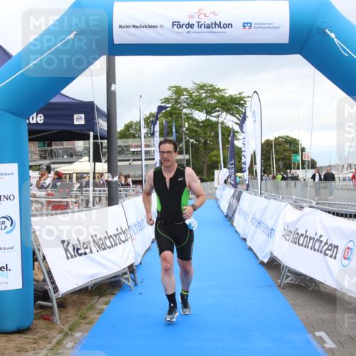 16.08.2026 - KN Förde Triathlon 2026 Markus Tischler http://msf.ph/oto/10001639 16.08.2026 12:47:39 Ziel 424, 424 meine-sportfotos.de